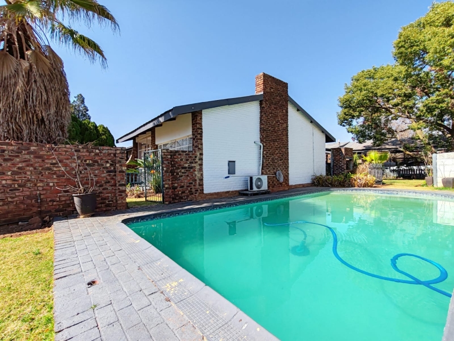 5 Bedroom Property for Sale in Miederpark North West